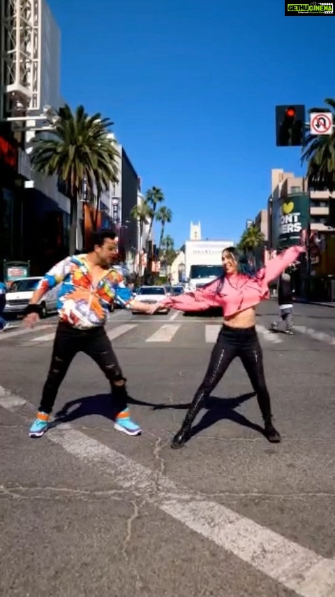 Kashmera Shah Instagram - Look we ran into in Hollywood. The multi talented @laurengottlieb so we had to shoot something that showed the two fab dancers together. Yes next time I am in la I will do one too @krushna30