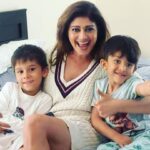 Kashmera Shah Instagram - AND WE ARE BACKKKKKK… I don’t believe friendship means forgetting or even forgetting… it means being there for for the other person when the rest of the world has left and above all it means NEVER forgetting the memories and the reason you were friends in the first place. Welcome back in my life my doll @poojabatra and thank you for this my lovely friend @inder_sudan you are a true buddy