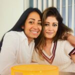 Kashmera Shah Instagram - AND WE ARE BACKKKKKK… I don’t believe friendship means forgetting or even forgetting… it means being there for for the other person when the rest of the world has left and above all it means NEVER forgetting the memories and the reason you were friends in the first place. Welcome back in my life my doll @poojabatra and thank you for this my lovely friend @inder_sudan you are a true buddy