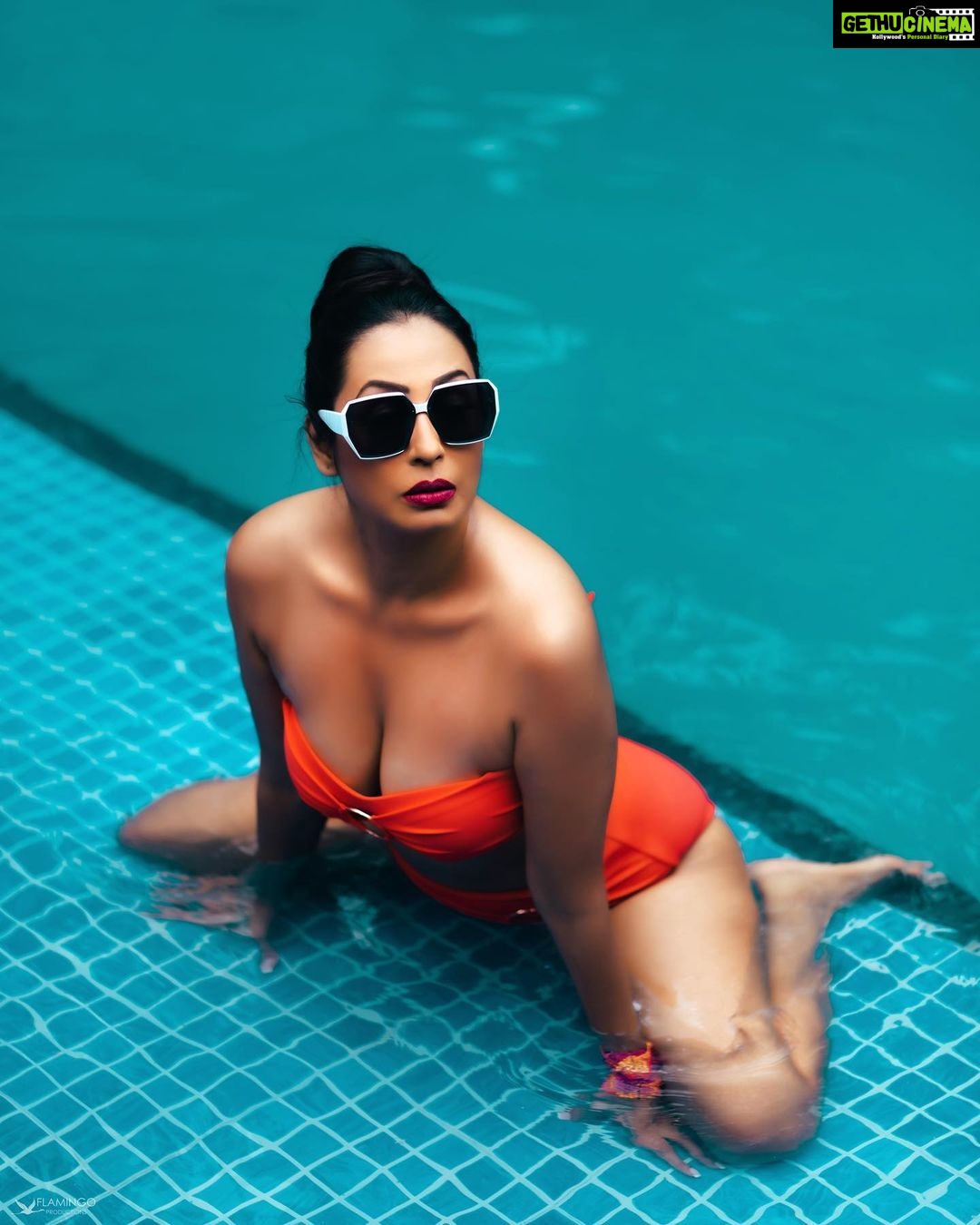 Kashmera Shah Instagram - πΈπΈ ππ» @kashmera1 πΈ @flamingo.productions π¨π»βπ» @being_flamingo π€³πΌ @pixelganache π @ekostay #bts #reel #reels #btsimagines #btsedits #reelsinstagram #fashion #fashionstyle #fashionblogger #actor #model #bikni #hot #hotactress #hotmodel #biknimodel #biknishoot #biknigirl #biknibody #bikniactress Mumbai, Maharashtra