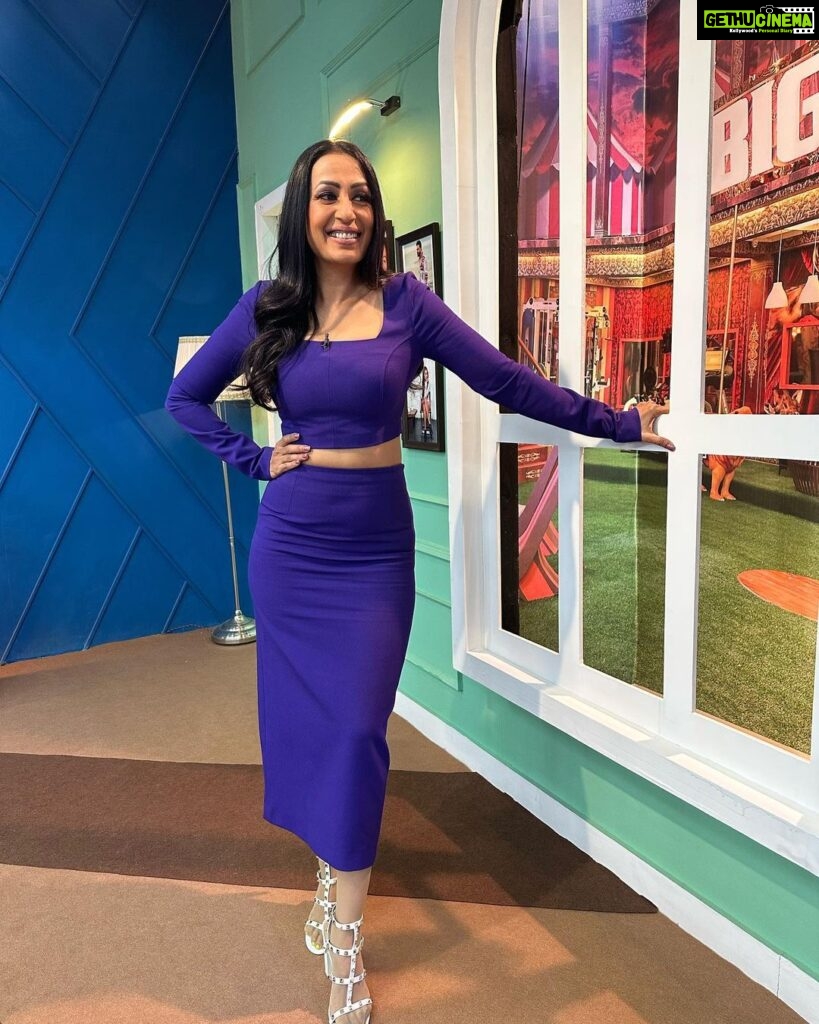 Kashmera Shah Instagram - Just having a purple day for the Purple Hearts. Do watch our latest episode of #biggbuzzwithkrushnaandfamily only on @voot #streamingnow #biggbuzz #biggbuzzonvoot