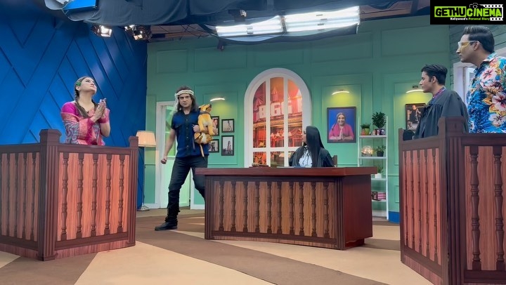 Kashmera Shah Instagram - The #bts of the latest episode of #biggbuzz #biggbuzzonvoot #biggbuzzwithkrushnaandfamily streaming now on @voot @krushna30 @im_vishalvishu @subuhijoshi_essjay @vankush_arora