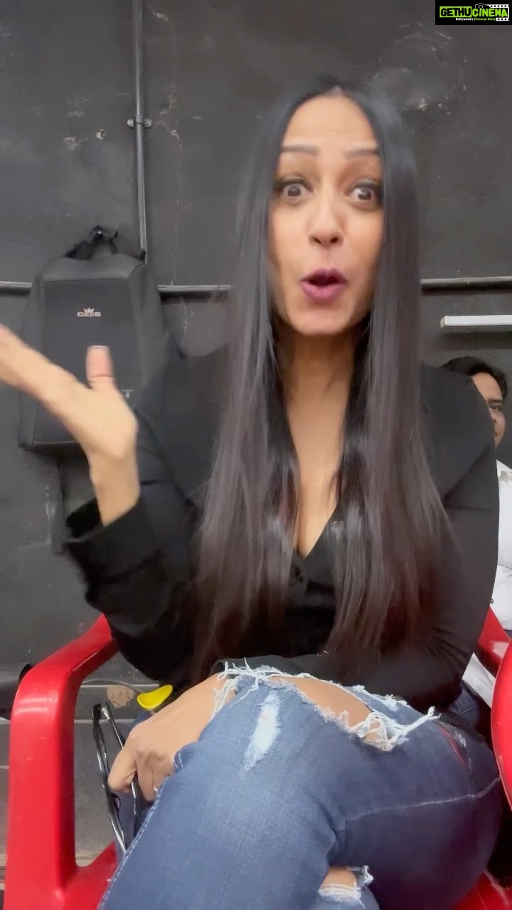 Kashmera Shah Instagram - Watch the second part of the #bts of #biggbuzz #biggbuzzonvoot #biggbuzzwithkrushnaandfamily #kashmerashah @gautamvigim @krushna30 @subuhijoshi_essjay @vankush_arora