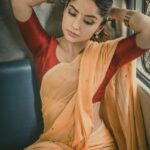 Kashmira Pardesi Instagram - Beauty of everyday things ✨ Shot & Edited by : @kalyaam_2.0 Outfit by: @suta_bombay Styling : @jasjeet01_ Styling assistant : @dhritisoonderji @_aamenaa_ HMU : @sandybeauti Hairstyle by : @makeoversbyjacqueline Managed by : @wizardingmedia_