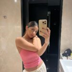 Kashmira Pardesi Instagram - Mirror selfies for the win 🪞✨