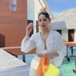 Kashmira Pardesi Instagram - A virtual tour of my gorgeous Maldivian Villa at the @heritanceaarah 🏝️🏠🐚🌊 Shot by @hussain.shiham Organised by @touronholidays #touron #touronmaldives #HeritanceAarah #HeritanceHotelsandResorts #HeritanceExperience #SunnySideofLife #PremiumAllInclusive Maldives