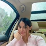 Kashmira Pardesi Instagram - How could I not click these, my favourite season is here 🌧️🌧️🌧️