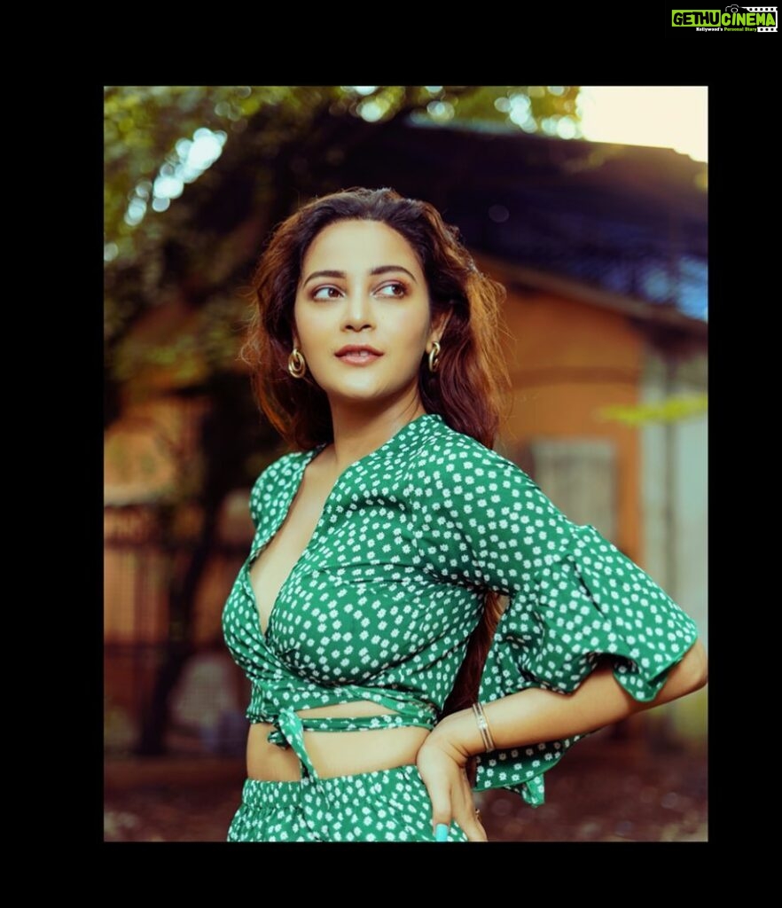 Kaveri Priyam Instagram - The unconventional beauty💁‍♀️😌. Pc @aman_nagoshe Styled by @rimamishra Outfit @berrylush_com X @mediatribein