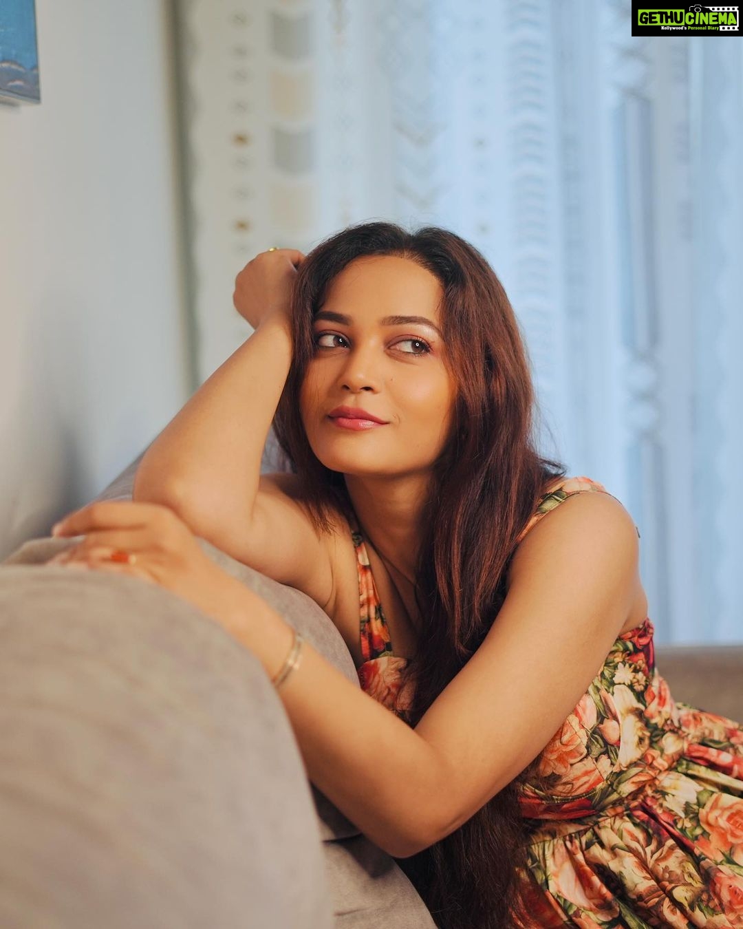 Kaveri Priyam Instagram - When it’s raining relentlessly outside.All I’ve got to do is pose inside. #happypose #happyrains
