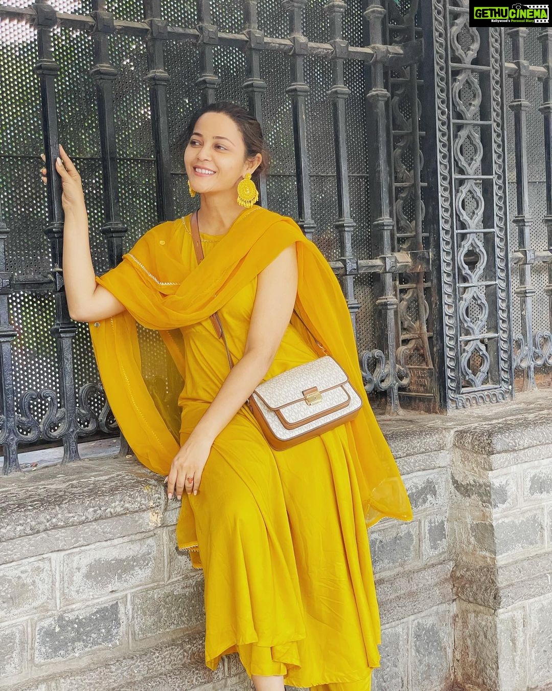 Kaveri Priyam Instagram - Your desi gurllll 💛