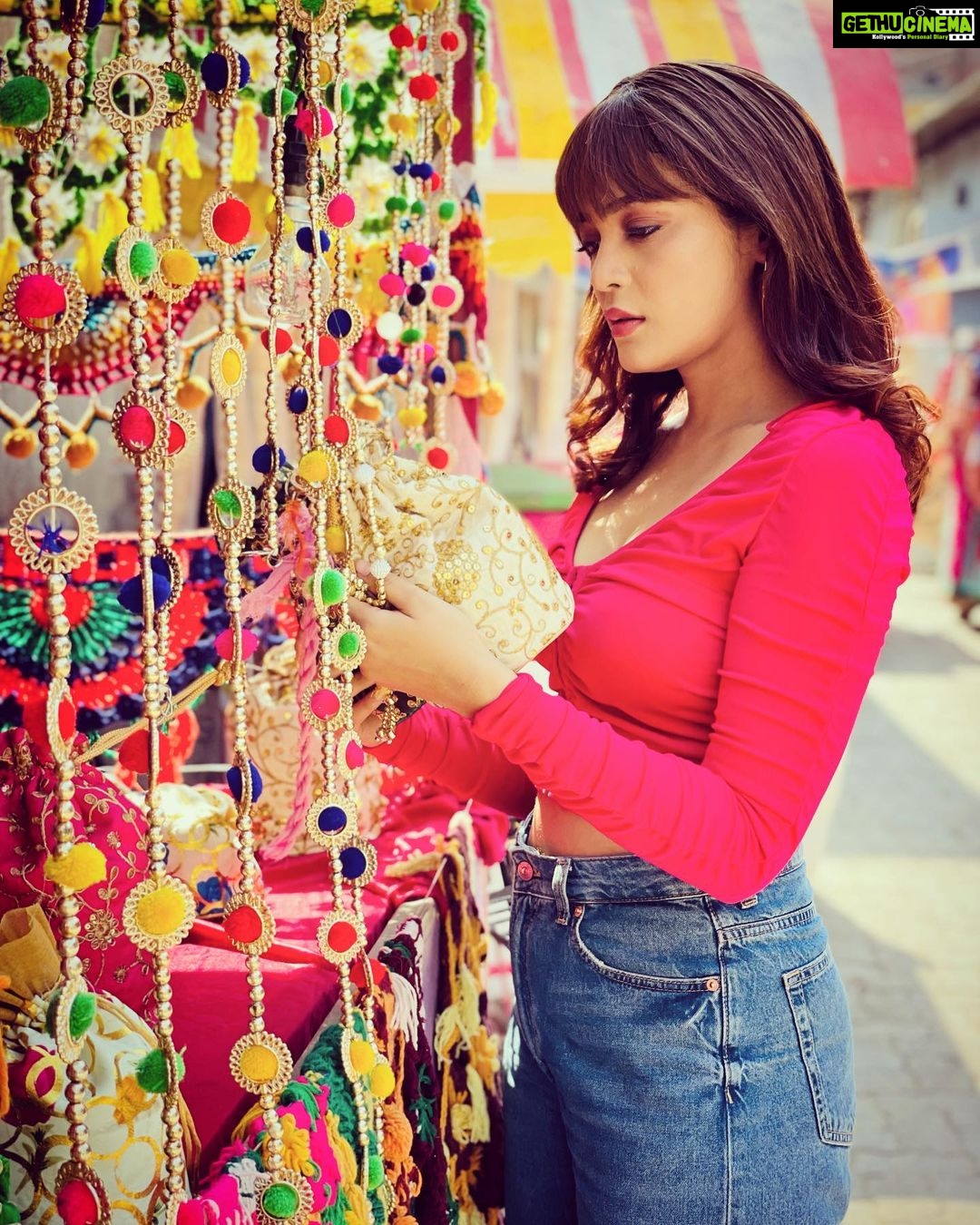 Kaveri Priyam Instagram - A frame filled with my most favourite colors….♥️