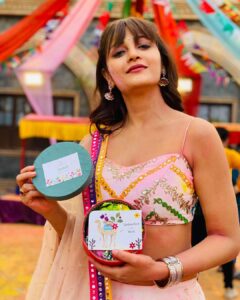 Kaveri Priyam Instagram - This HOLI use organic colours by @organicamritstore 
made by RAGPICKERS turned artisans from @gulmeher_delhi .