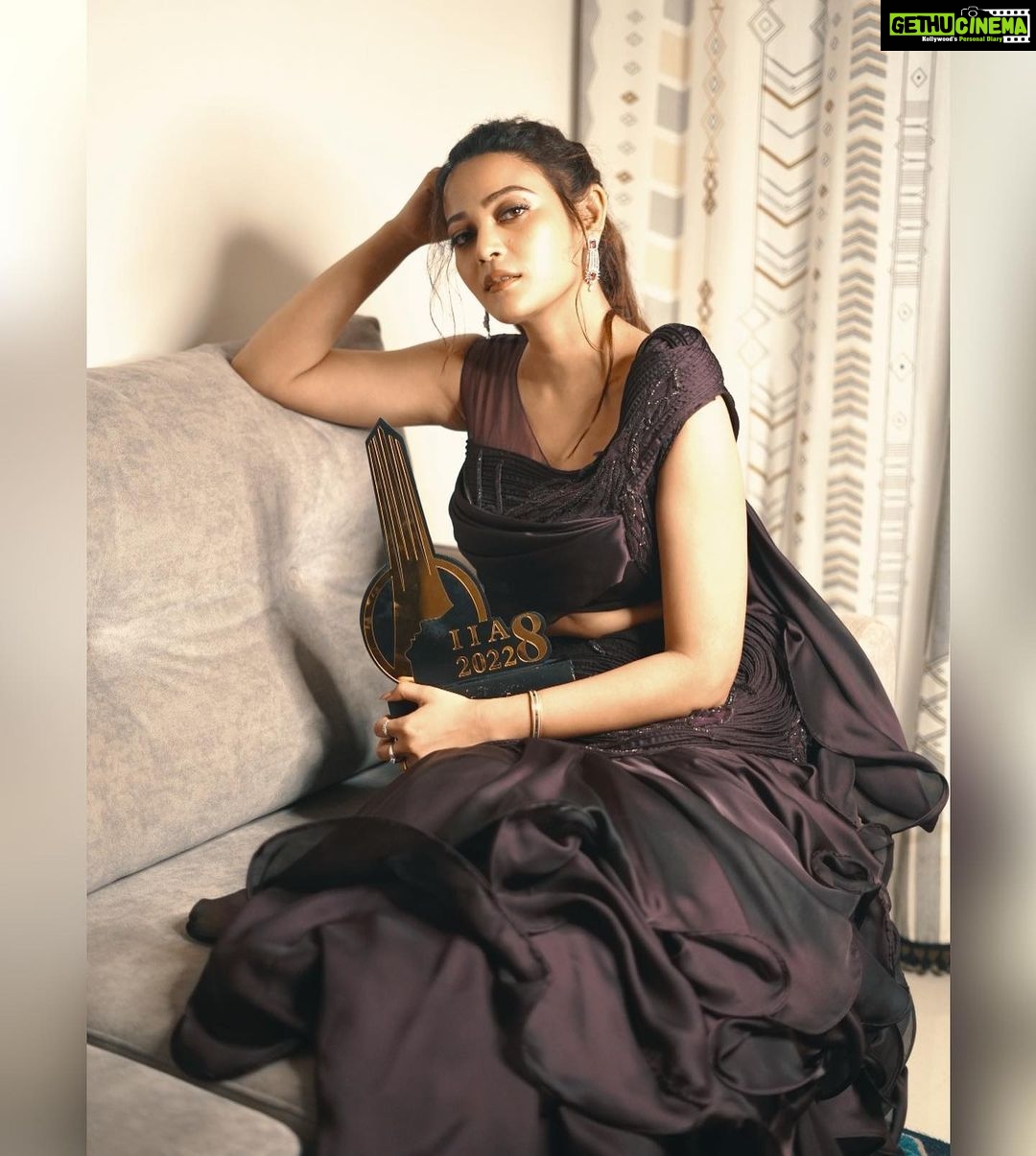 Kaveri Priyam Instagram - 'The woods are lovely, dark and deep, But I have promises to keep, And miles to go before I sleep, And miles to go before I sleep.’ Pc @_therahulsharmaa_ Styled by @the_adhya_designer Makeup &hair @amuthevar Jewellery : @shagnaofficial Brand PR @mediatribein @rimadidthat Footwear : Jewellery : @shagnaofficial Brand PR @mediatribein @rimadidthat Footwear : @lynindia.official