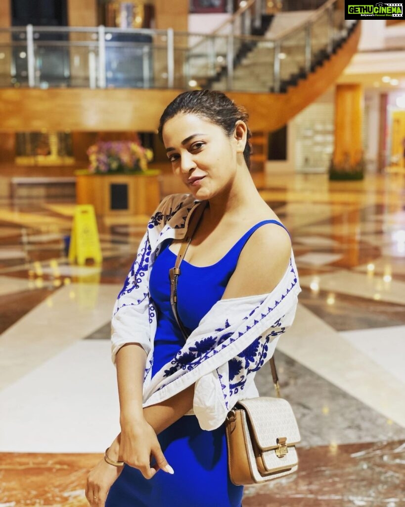 Kaveri Priyam Instagram - Is there a colour happier than blue and brighter than yellow?