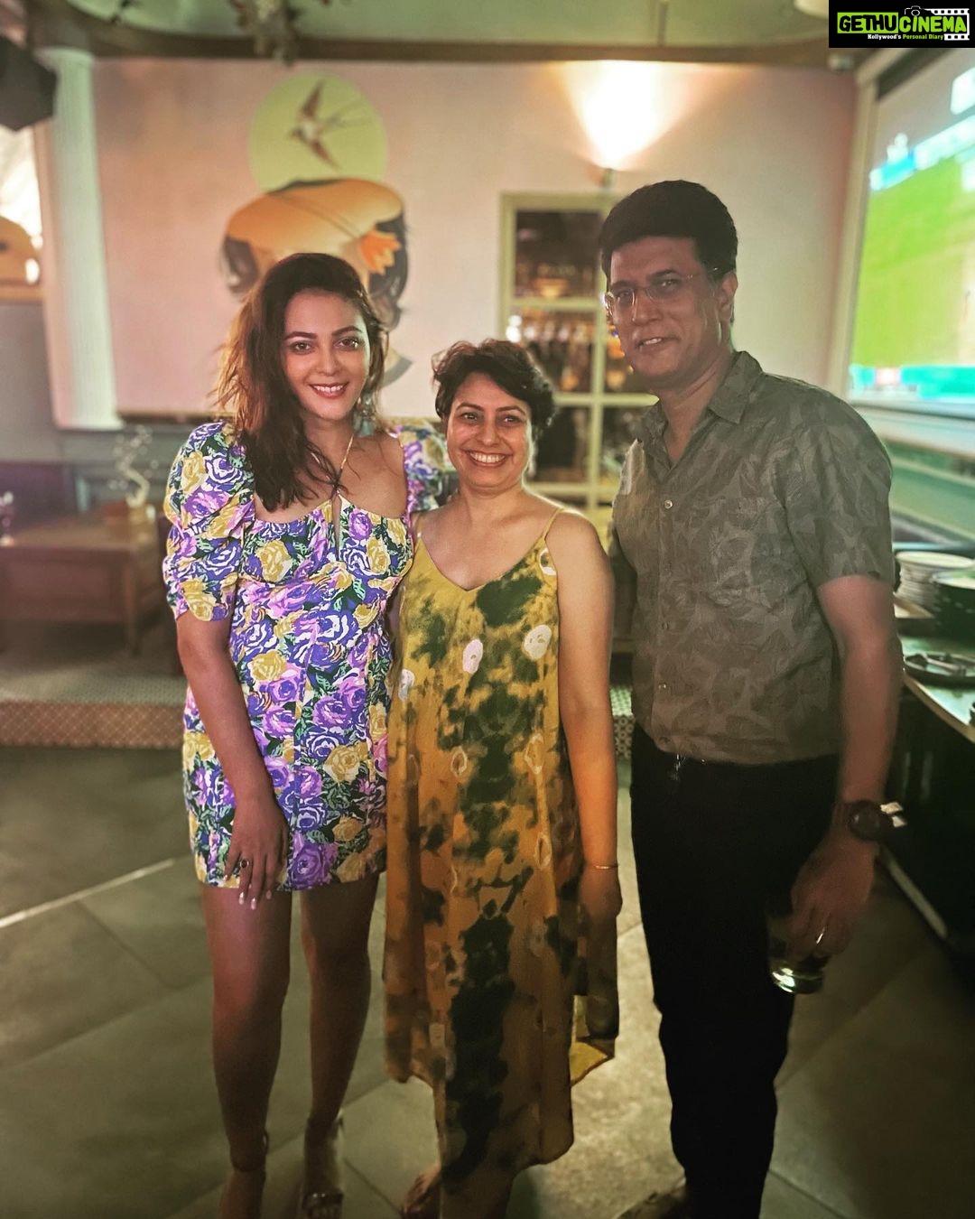 Kaveri Priyam Instagram - Loviest producers and some of the loveliest people I’ve worked with.♥️💜 In the frames @cma.sees @sudhirpix @kunalkarankapoor @manipdixit @reetika.ghosh.30 @djaay_m @reemstini @prathmesh_sharma @bhashax @_siddhaanth_ @shaalien_malhotra @imsatya16 @amittksingh @diljotchhabra @abigail_pande
