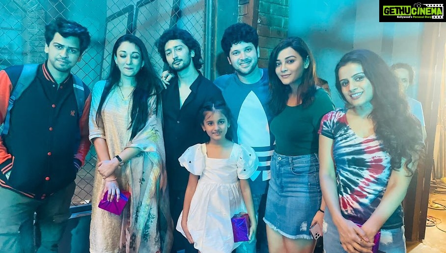 Kaveri Priyam Instagram - Forever grateful for this team of amazingly talented bunch of people, the memories the experiences, the leanings, the growing, the bond that I have made over 11 months. It is to stay with me forever.♥️♥️♥️ @sonysab @sunshineproductionsofficial @sudhirpix @reetika.ghosh.30 @cma.sees @amitmalik7726 @hrishidp @prateekshah1 @ppandiit @manipdixit @djaay_m @kunwar_shashank @reemstini