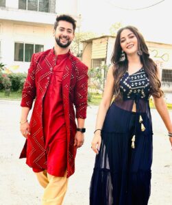 Kaveri Priyam Instagram - Haste Haste Kat Jayen Raste😀
#Amveer #dildiyaangallaan