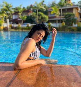 Kavita Kaushik Instagram - Can't believe I used to write long captions earlier cos I cared to share what I learned! #corrupted #with #wisdom #now