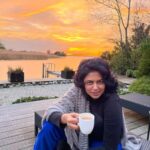 Kavita Kaushik Instagram - Unfiltered, Slow and beautiful AF😍 🇳🇱 #lake #cabin #nest #love #sunsets #chai #look #at #me #forever #my #heart