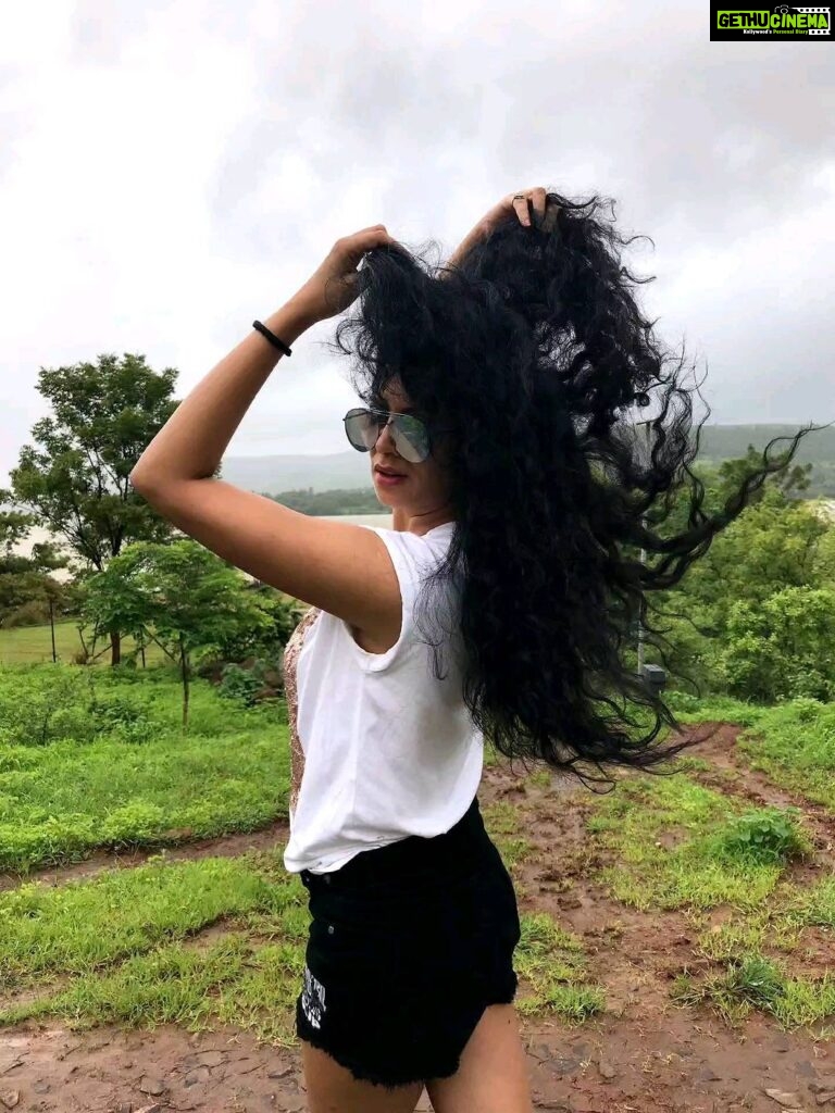 Kavita Kaushik Instagram - Hair stories! Loving my short Hair which is growing too fast now despite me cutting them every now n then 🤨