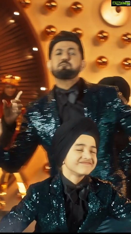 Kavita Kaushik Instagram - Carry On Jatta Anthem is Back 🥳 Title Track Out Now 🕺 https://youtu.be/KDn3ndvz7SI #Carryonjatta3 in cinemas on 29th June 2023 🤗 @gippygrewal @sonambajwa @binnudhillons @ghuggigurpreet @jaswinderbhalla @smeepkang @nareshkathooria @karamjitanmol @iamshindagrewal_ @bpraak @jaani777 @jatindershah10 @ikavitakaushik @officialnasirchinyoti @harbysangha @bnsharma_official @officialrupinder_rupi @ravneetgrewalofficial @humblemotionpictures @carryonjattamovie @maneeshbhattofficial @amardeepsgrewal @amneetkgrewal @mannatc @eastsunshineproductions @bhana_l.a @vinodaswal13 @hardeepdullat13 @mehtaman_ @romaana44 @munishomjee @omjeegroupofficial @arvindchoreographer @rohitdhimaneditor