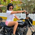 Kavita Kaushik Instagram - New age phoolwanti collecting flowers and rosehips for her Ayurvedic kaarkhaana 😇🥰