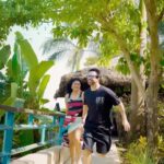 Kavita Kaushik Instagram - Because we can pick up where we left off ,Anytime! #friendship #fun #music #reels #trendingreels #trending #nostalgia #fir