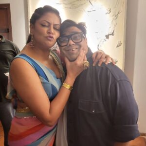 Kavita Kaushik Instagram - So much love in one day!!! Thank you Aamir Sir for being such a wonderful host and loving human🙏 what awesome conversations, food and music ! A night to remember all life , thank you @gippygrewal for everything ❤️ My buddy @kikusharda miss u beyond words can express ... @kapilsharma your magic is pure like God's blessing 🙌 ✨️ #Carryonjatta3