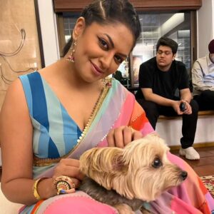 Kavita Kaushik Instagram - So much love in one day!!! Thank you Aamir Sir for being such a wonderful host and loving human🙏 what awesome conversations, food and music ! A night to remember all life , thank you @gippygrewal for everything ❤️ My buddy @kikusharda miss u beyond words can express ... @kapilsharma your magic is pure like God's blessing 🙌 ✨️ #Carryonjatta3