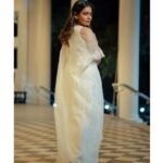 Keerthi shanthanu Instagram – White gold glam❕✨

Designer : @bandananarulaofficial 
Photography Team: @sat_narain @the.portrait.culture 
@shotsbyuv @srivathsan_vijayaraghavan 
@talesbyashif 
Hairdo : @chisellecrew