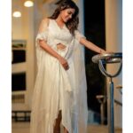 Keerthi shanthanu Instagram – White gold glam❕✨

Designer : @bandananarulaofficial 
Photography Team: @sat_narain @the.portrait.culture 
@shotsbyuv @srivathsan_vijayaraghavan 
@talesbyashif 
Hairdo : @chisellecrew