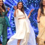 Keerthi shanthanu Instagram – 🤍💗
Happiness that flows naturally while being honoured with an award 🩷 
#Televisionbeautyofthedecade 
Thank you @she_awards @she_india & team 🩷
Received from @actress_ramyapandian @samyuktha_shan 🩷
Beautiful outfit by my fav @bandananarulaofficial 🤍
Photography Team: @sat_narain @the.portrait.culture 
@shotsbyuv @srivathsan_vijayaraghavan 
@talesbyashif 
Hairdo : @chisellecrew @chisellemakeupandhair 🤍