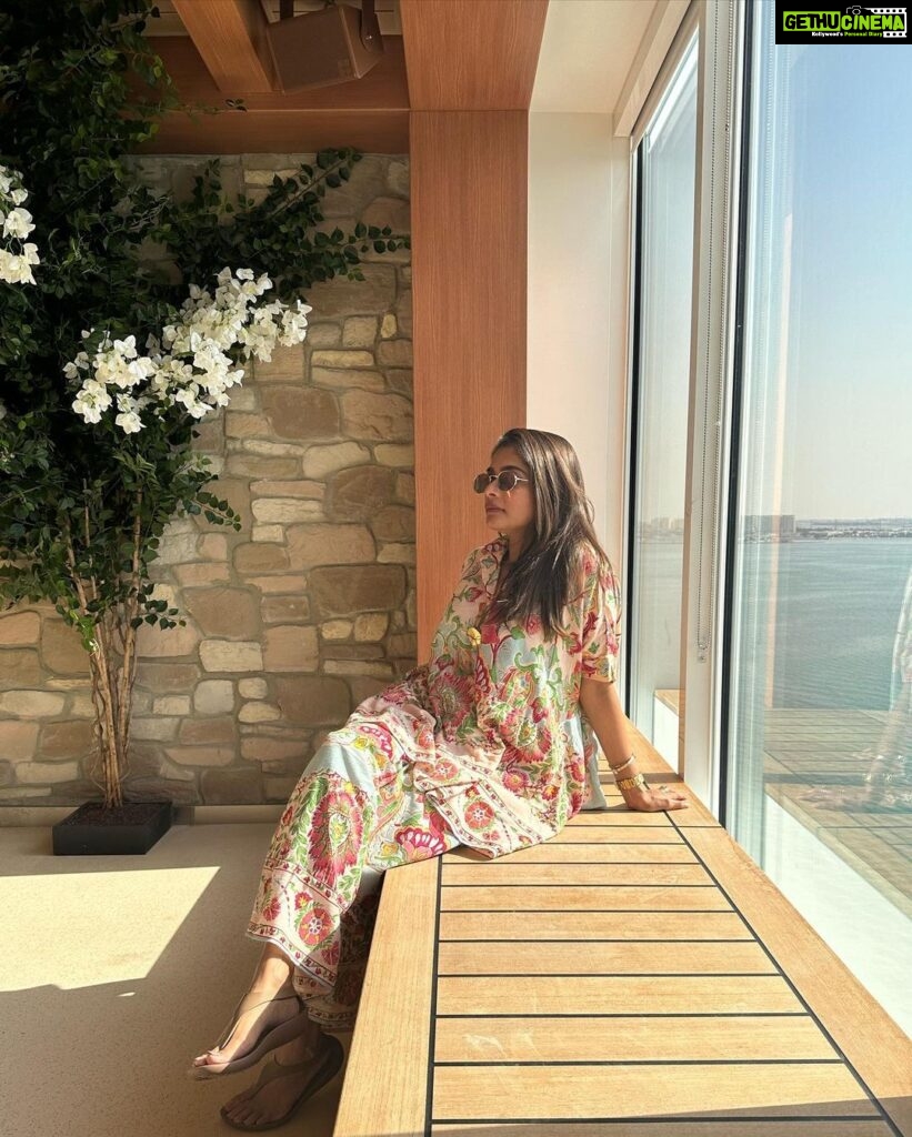 Keerthi shanthanu Instagram - I’m in Love 🌺 With this style,outfit,look & click 💖 So damn comfortable @themadrasboutique 💖 I want moreeee like this💕 Clicked by my mommy @jayanthirkv 💕 #dubai #cruise #pyjamas