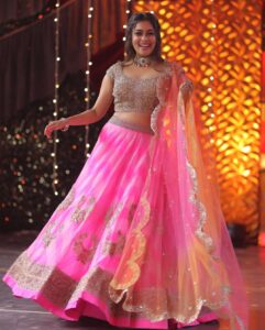 Keerthi shanthanu Instagram - 💖 Jewellery @jcsjewelcreations 💖 Ready for #Superjodi on @zeetamizh every sunday 6.30pm ✨ Do watch & give ur feedback ! #pink #candypink