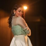 Keerthi shanthanu Instagram - Dolled up for today’s show #superjodi on @zeetamizh at 6.30pm🌟 Loved this outfit & colour combo @malarvikram_pret @malarvikrambridalcouture 🧚 Love the lighting & photography @storiesbysidhu 🌟✨ Earrings from @thegarnet.in ✨