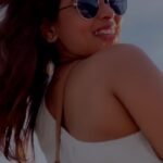 Keerthi shanthanu Instagram - 🧚 Love for this song🤍 Valachu valachu shoot & edit pannadhu @shanthnu 😉😘 His mind voice ( Urmila nu nenappu 😅😂🤣🙈) Most of the shots were shot by my frnddd @dir_thiru i must give him credits too🙏😅