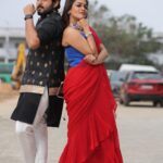 Keerthi shanthanu Instagram - 🌶 Starting a new show from today #Superjodi on @zeetamizh at 6.30pm with my favvvvourite co-host @rjvijayofficial 😍 Corset & Saree : ❤️💙@_.rubeenavogueofficial._ @rubyafroz80 Jewellery : @jcsjewelcreations 💎 Photography : @storiesbysidhu