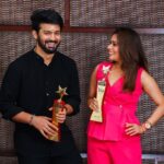 Keerthi shanthanu Instagram - When friends are winners 🏆 Winning an award along with your Best friend is always a moment to cherish 🎉 @mahatofficial 🤗😄 “Fashion Icon film / Fashion Icon television” 😍 Thank u @sifaawardsofficial @ajitmenon_trendz 😍 On the cover of @she_india 😍 #sifa2022 #bestfriends #awards