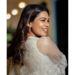 Keerthi shanthanu Instagram – White gold glam❕✨

Designer : @bandananarulaofficial 
Photography Team: @sat_narain @the.portrait.culture 
@shotsbyuv @srivathsan_vijayaraghavan 
@talesbyashif 
Hairdo : @chisellecrew