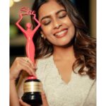 Keerthi shanthanu Instagram – 🤍💗
Happiness that flows naturally while being honoured with an award 🩷 
#Televisionbeautyofthedecade 
Thank you @she_awards @she_india & team 🩷
Received from @actress_ramyapandian @samyuktha_shan 🩷
Beautiful outfit by my fav @bandananarulaofficial 🤍
Photography Team: @sat_narain @the.portrait.culture 
@shotsbyuv @srivathsan_vijayaraghavan 
@talesbyashif 
Hairdo : @chisellecrew @chisellemakeupandhair 🤍