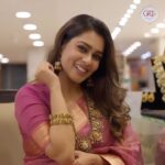 Keerthi shanthanu Instagram – This Akshaya Tritiya, Let’s make it super special with the most trusted GRT Jewellers.

I recently visited the GRT Jewellers and was stunned seeing the beautiful and unique collections. And to my delight, they were running some fantastic offers for Akshaya Tritiya!
GRT Jewellers is a brand I completely trust when it comes to great craftsmanship and quality. 

Visit GRT Jewellers and and bring home Prosperity this Akshaya Tritiya 

Happy Shopping! 
@grtjewellers
#akshayathritiya