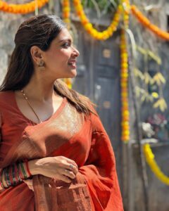 Keerthi shanthanu Instagram - ❤️‍🔥 #saree #simple #me