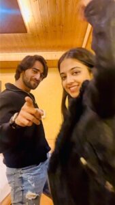 Khushi Dubey Instagram - Two sides of Zayn Ibad Khan 1. I won’t make reels!!🙃 2. I will show off the hookstep wherever I goooo!!💃 . . #khushidubey #zaynibadkhan #reel #trending #reels #reelinstagram #reelitfeelit #dance #jedanasha #bollywood #viral #explore #zayshi #igers #instagood #instamood #love #amazing #vibes