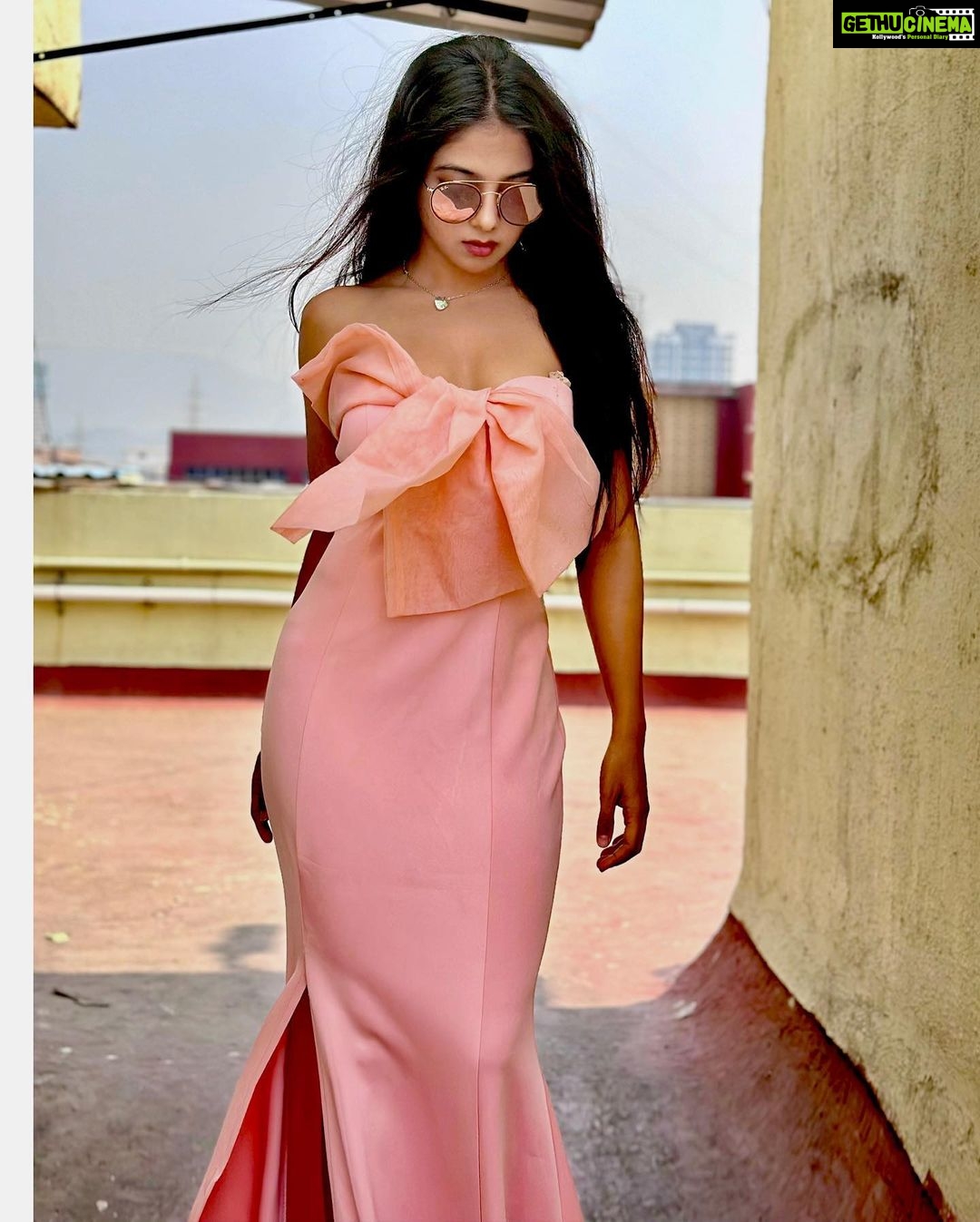 Khushi Dubey Instagram - Pink is my weaponđź’— . . #khushidubey #khushi #khushians #babypink #pink #dress #outfit #bodycon #style #fashion #poser #beauty