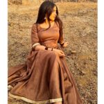 Khushi Dubey Instagram - Let’s wander where the wifi is weakkk!!🍁 . . #khushidubey #khushi #khushians #love #live #cute #chikki #chikkisharma #aashiqana #aashiqana2onhotstar #disneyplushotstar #hotstar #brown #suit #indian #scenery #landscape #mountains #shoot #climax Mumbai, Maharashtra