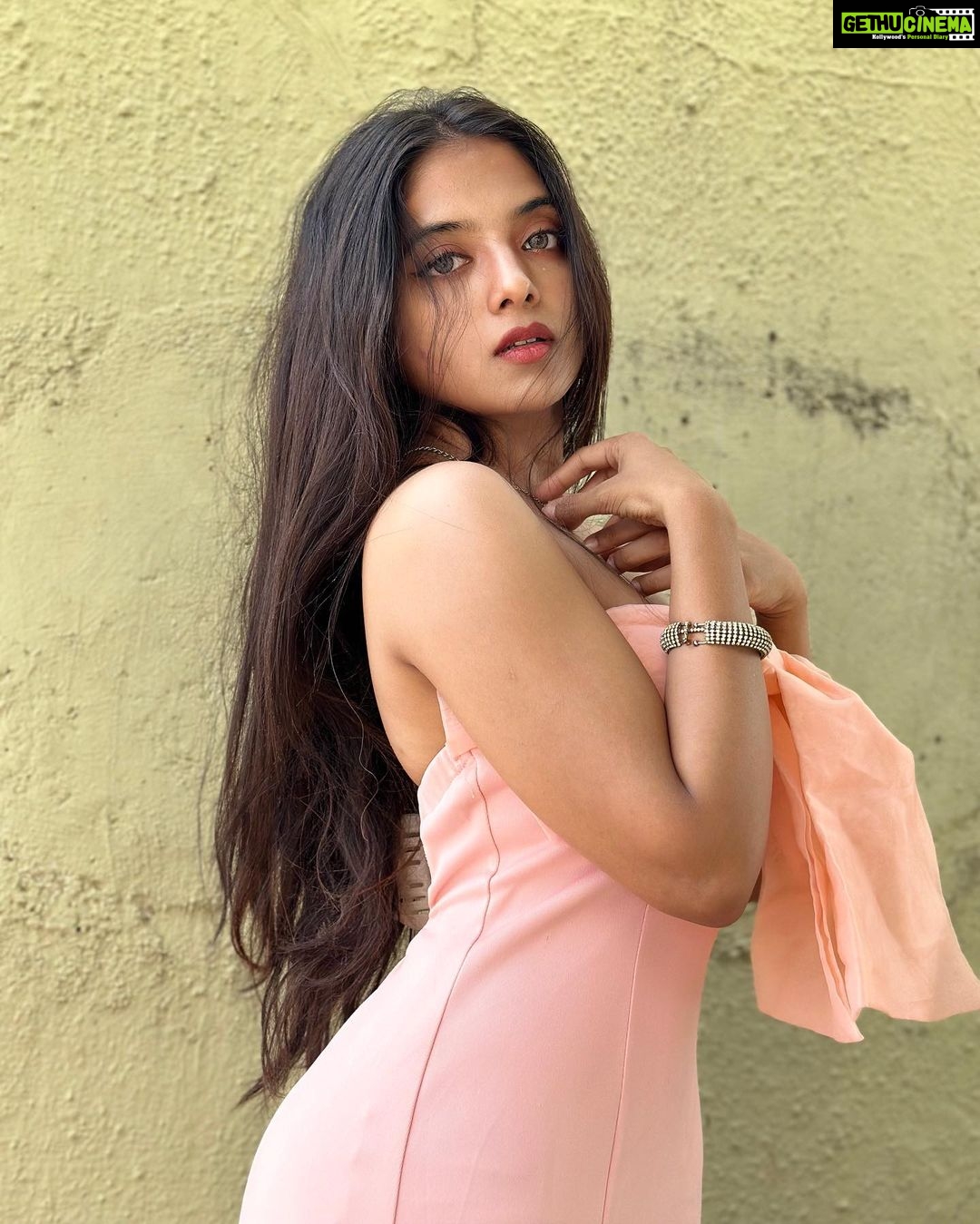 Khushi Dubey Instagram - Dreams make those eyes more mesmerising than mascara ever can…🦋 . . . #khushidubey #khushi #dream #dreambig #workhard #khushians #love #aspire #enchant #babypink #bodycon #dress #outfitoftheday #outfitinspiration #terrace #potrait #style #fashion #beauty India