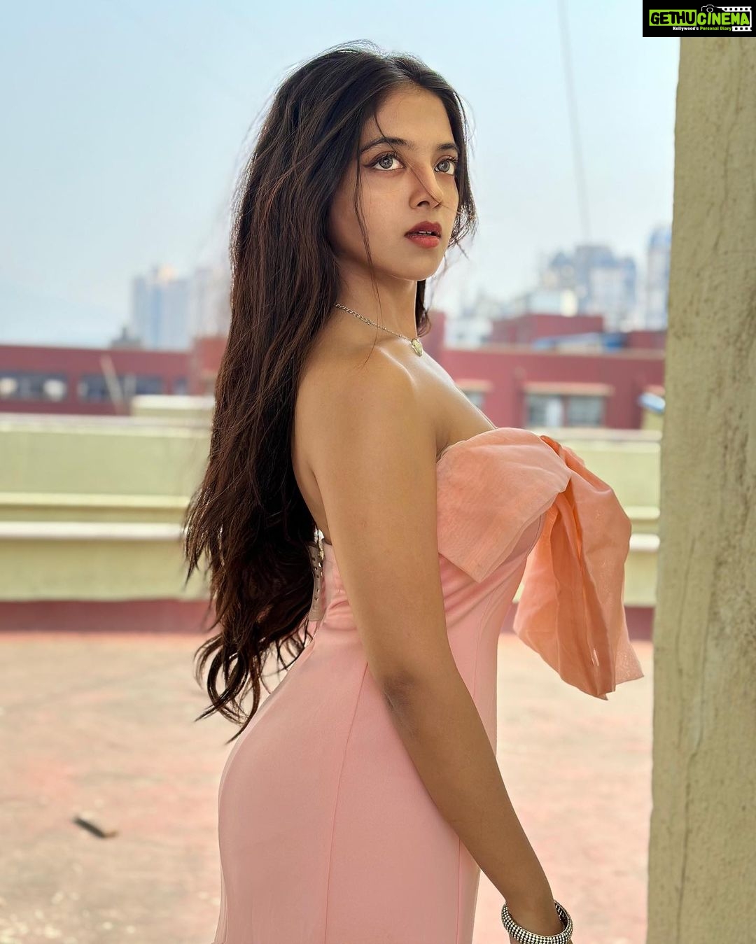Khushi Dubey Instagram - Dreams make those eyes more mesmerising than mascara ever can…🦋 . . . #khushidubey #khushi #dream #dreambig #workhard #khushians #love #aspire #enchant #babypink #bodycon #dress #outfitoftheday #outfitinspiration #terrace #potrait #style #fashion #beauty India