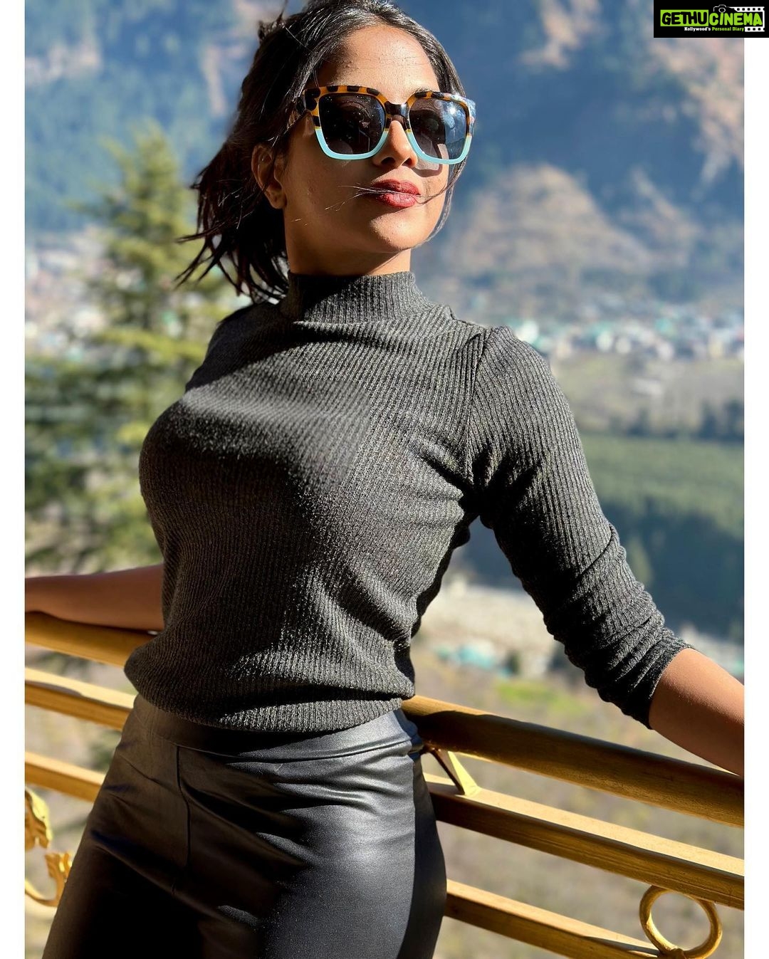 Khushi Dubey Instagram - 📍Where the whirling clouds embrace the peaks…. . . #khushidubey #khushians #mountains #view #peaks #manali #scenic #nature #beauty Manali, Himachal Pradesh