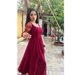 Khushi Dubey Instagram – Kehteeee hai yeh deewani ,mastaaani hoooo gaiiiiiiiiii🍁
.
.
.
#khushidubey #khushians #chikki #chikkisharma #aashiqana #aashiqanaonhotstar #aashiqana2onhotstar #red #maroon #net #laced #indian #ethnic #fashion #beauty #daylight