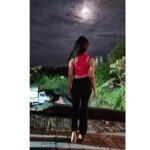Khushi Dubey Instagram – Lost under the spell of moon…
#latenight packup scenes💙
.
.
.
.
#khushidubey #night #dark  #packup #scenes #khushians #chikki  #chikkisharma #aashiqana #moonlight #moon #shadows #nature #love #midnight #nightvibes